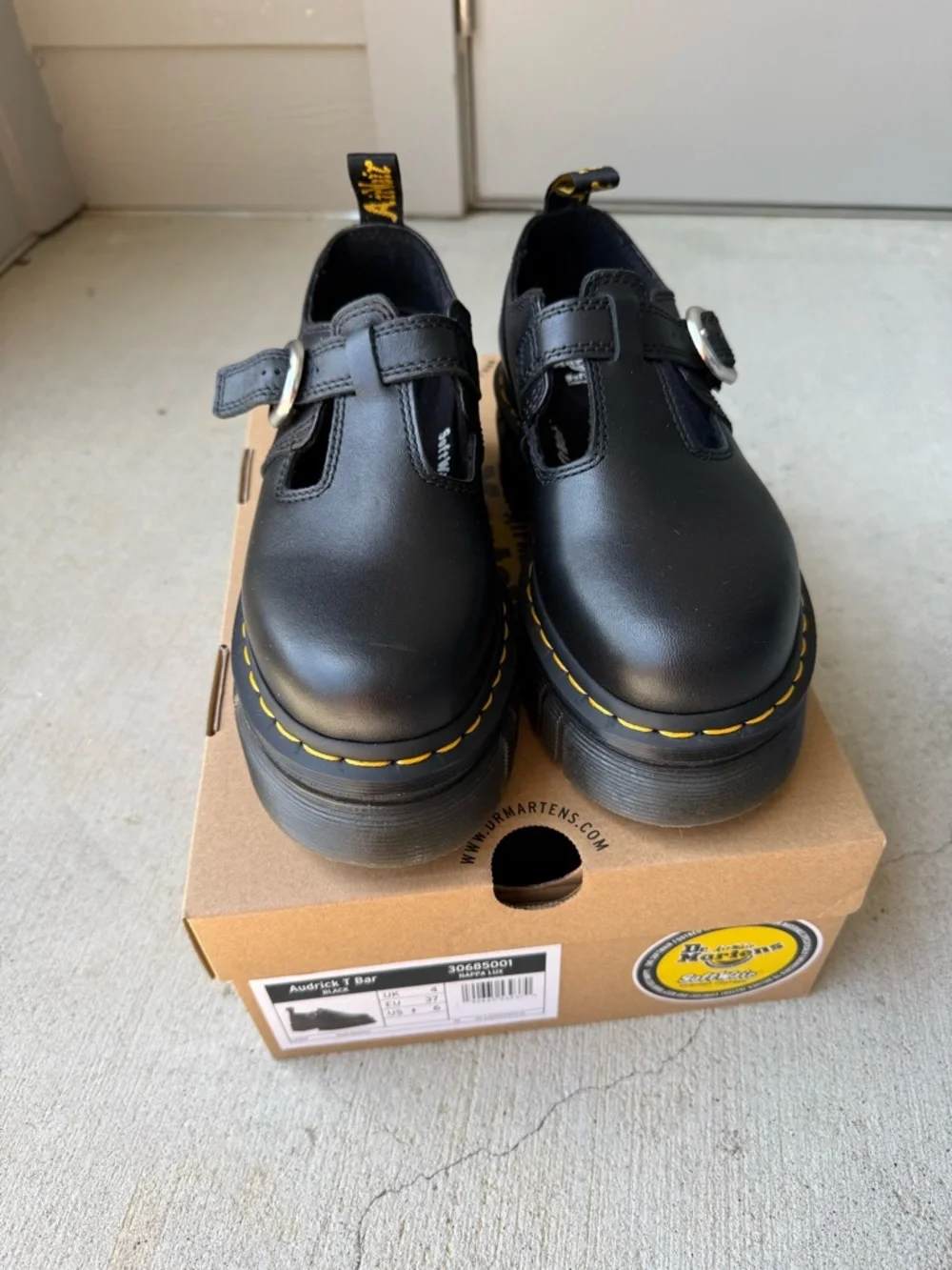 Dr. Martens- Audrick Napa Lux platform Mary Jane - Picture 3 of 6